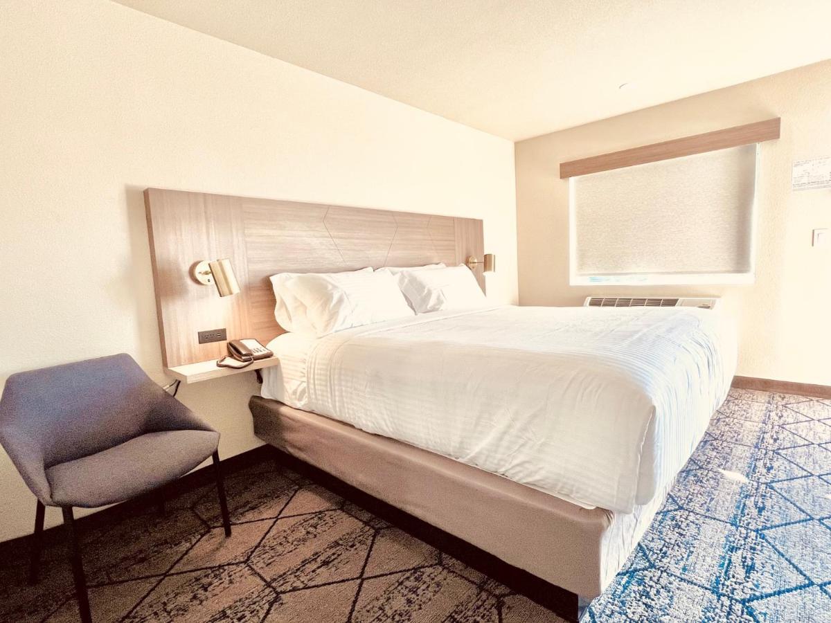 ホテル Ramada By Wyndham Modesto Yosemite Area エクステリア 写真