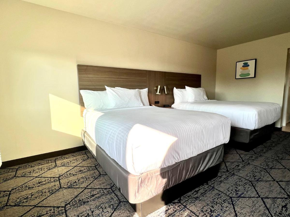 ホテル Ramada By Wyndham Modesto Yosemite Area エクステリア 写真