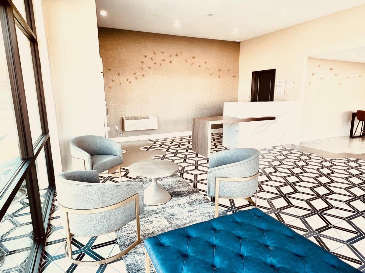 ホテル Ramada By Wyndham Modesto Yosemite Area エクステリア 写真