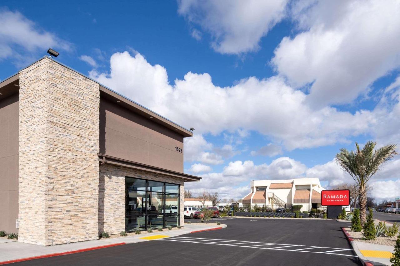 ホテル Ramada By Wyndham Modesto Yosemite Area エクステリア 写真