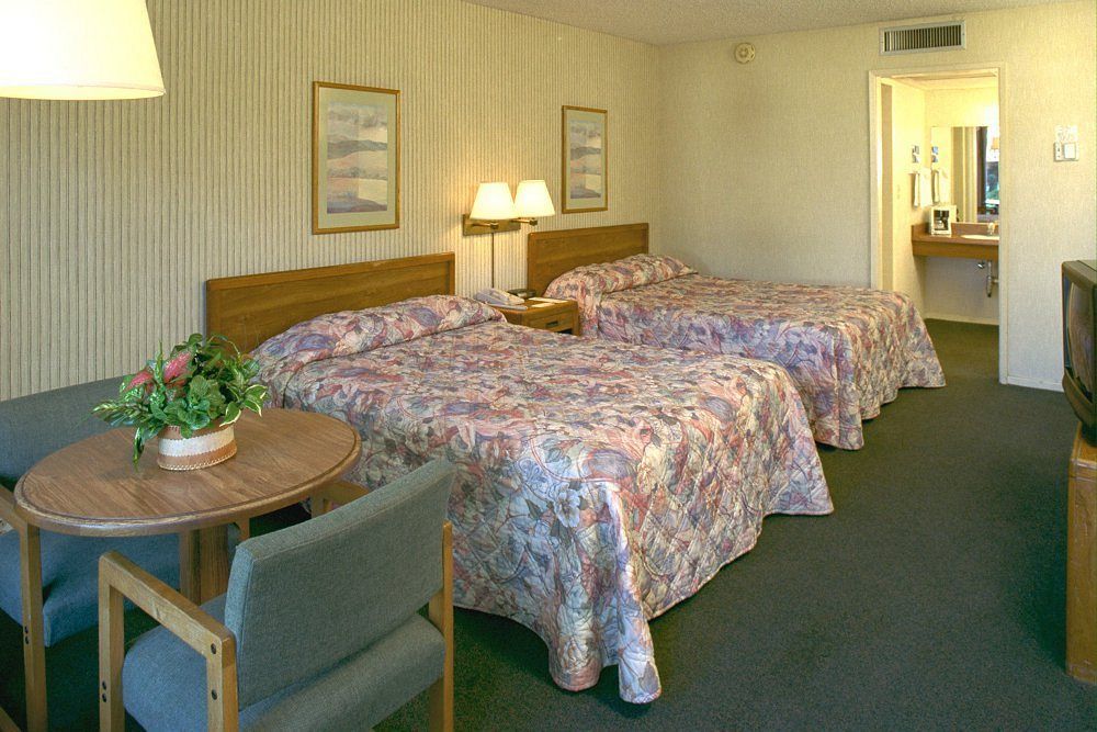 ホテル Ramada By Wyndham Modesto Yosemite Area エクステリア 写真